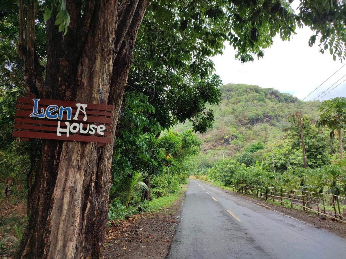 Lena House Flores Hitokalak Bagian luar foto